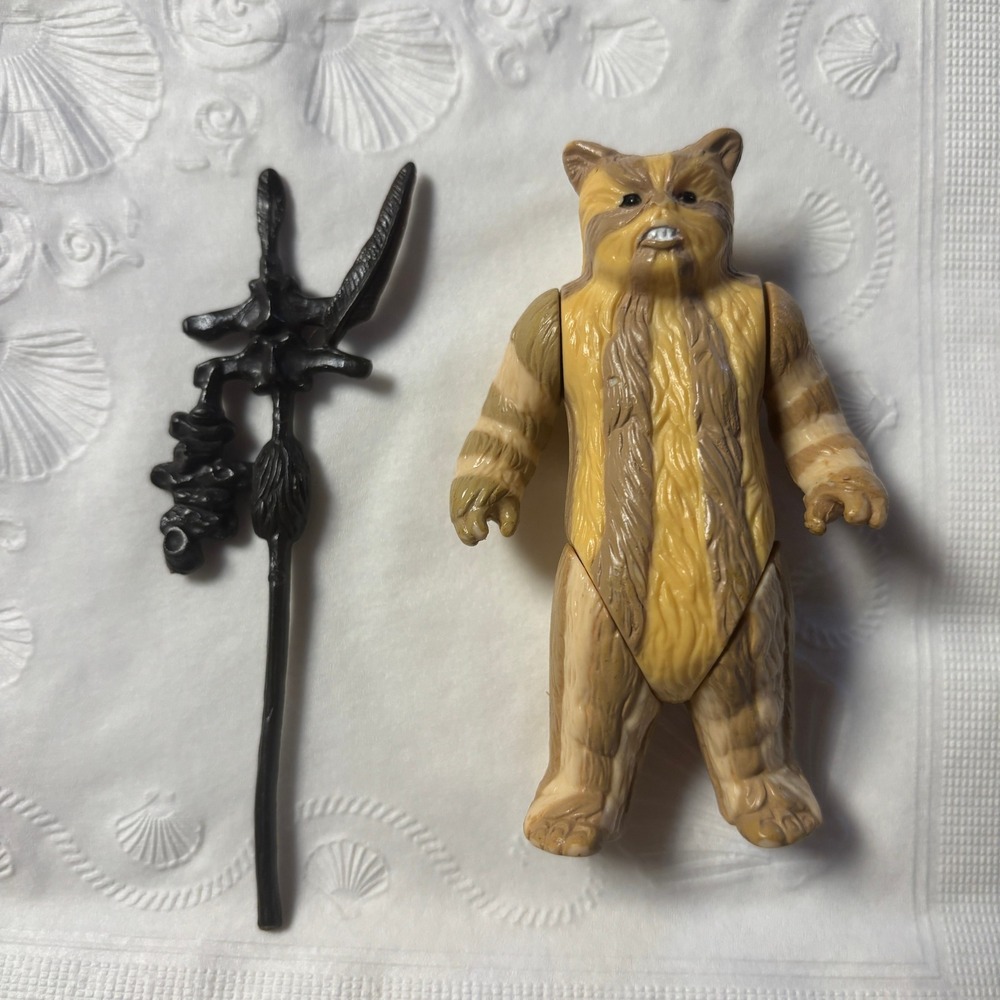 Vintage 1983 Kenner Star Wars Chief Chirpa Ewok Figure with Staff Accessory